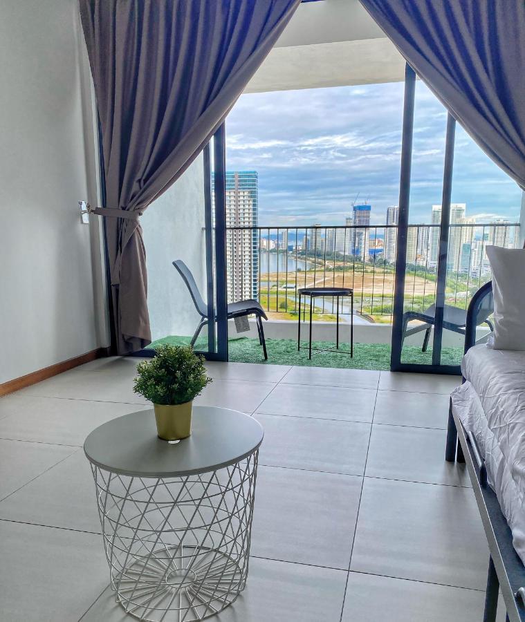 The Landmark Comfort Relax Spacious Sea View By Iz Tanjung Tokong Exterior foto